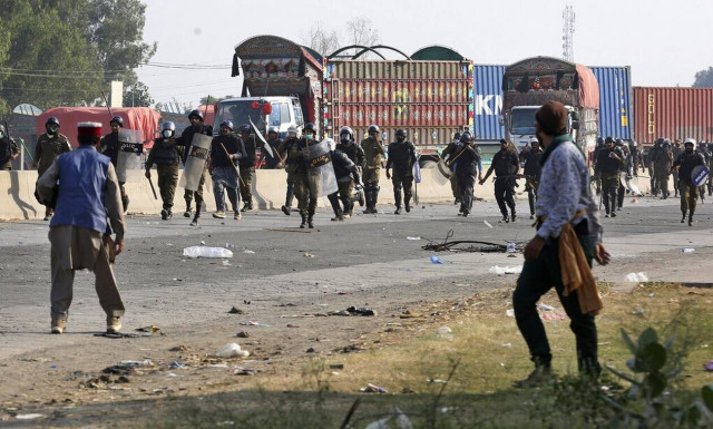 Πακιστάν: Νεκροί τέσσερις αστυνομικοί σε συγκρούσεις με διαδηλωτές ισλαμιστικής οργάνωσης