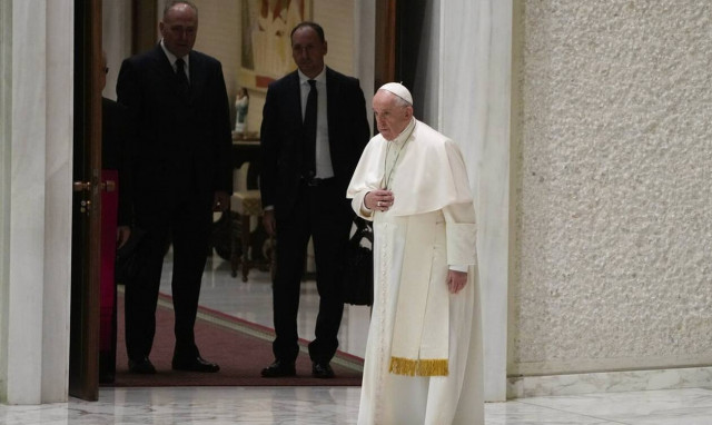 Ιταλία: Η τρίτη δόση του εμβολίου κατά του κορονοϊού χορηγήθηκε και στον πάπα Φραγκίσκο