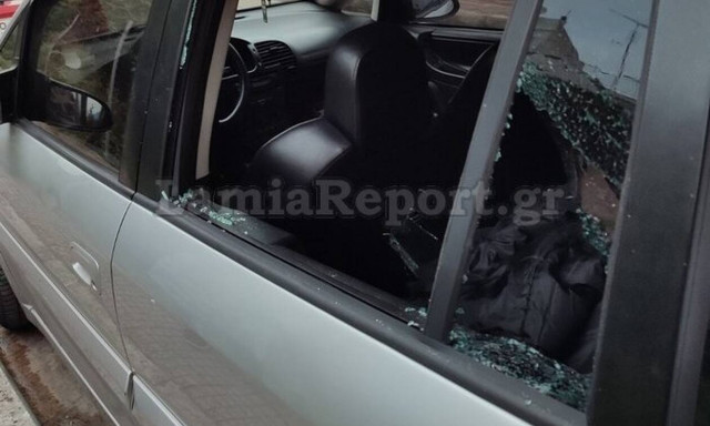 Σπασμένα αυτοκίνητα στη Λαμία