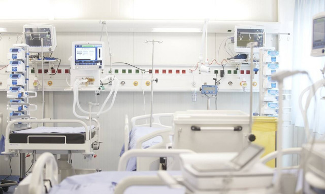 «Καμπανάκι» για τη Βόρεια Ελλάδα: Ρεκόρ εισαγωγών στα νοσοκομεία της Θεσσαλονίκης και της Ημαθίας