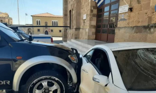 Ρόδος: Απαλλάχθηκε όλων των κατηγοριών ο υπαστυνόμος που εμβόλισε το αυτοκίνητο του διευθυντή του