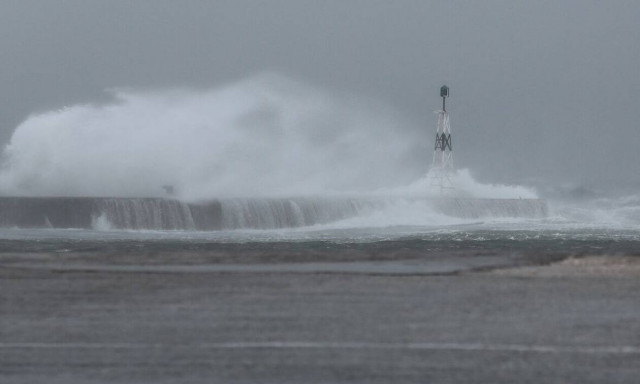Καιρός: Ο Μεσογειακός Κυκλώνας «Νέαρχος» δείχνει τα «δόντια» του στην Ελλάδα τις επόμενες μέρες