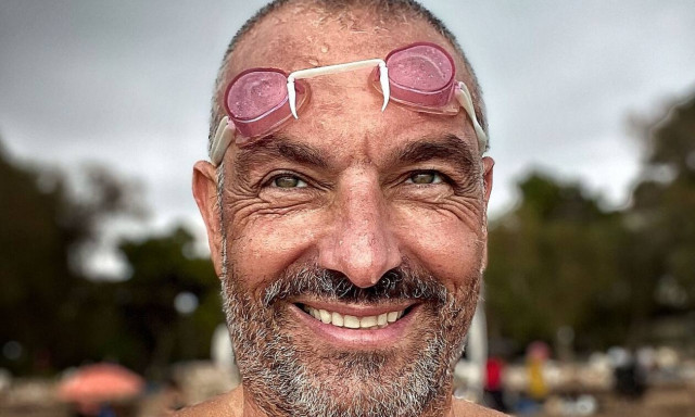 O Mr. Weswim Πέτρος Παρθένης στο Newsbomb.gr: Σπάζοντας το ταμπού «Χειμερινή  Κολύμβηση» στην Ελλάδα