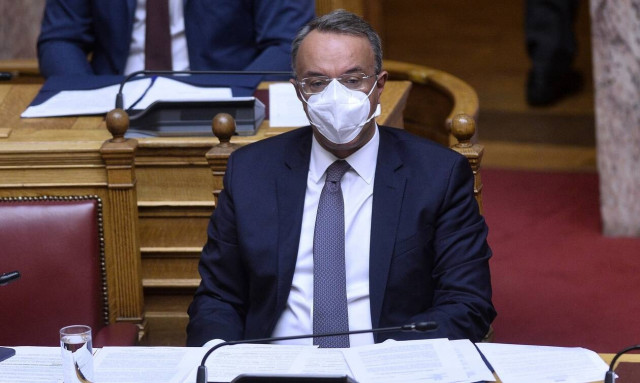 Σταϊκούρας: Φοροελαφρύνσεις και μέτρα στήριξης έφεραν αύξηση στο εισόδημα των νοικοκυριών