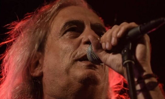 Στον Αγγελάκα είχαν προσφέρει αδιανόητα λεφτά για να διαφημίσει τηγανιτές πατάτες «τρυπάτες» (vid)