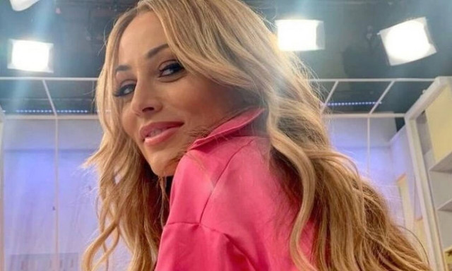 H Ελένη Βουλγαράκη αποκάλυψε πως έχει συνευρεθεί ερωτικά σε δημόσιο χώρο (vid)