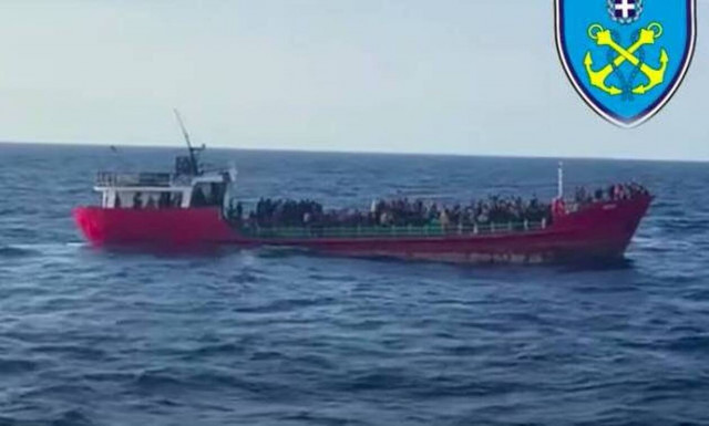 πλοίο μετανάστες λιμενικό