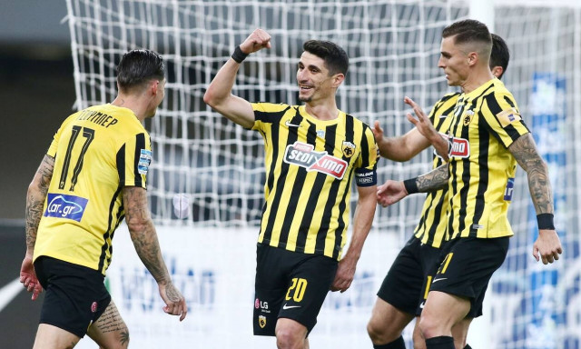 Super League: Άντεξε με δέκα η ΑΕΚ, «κόλλησε» ο Παναθηναϊκός - Τα highlights κι η βαθμολογία