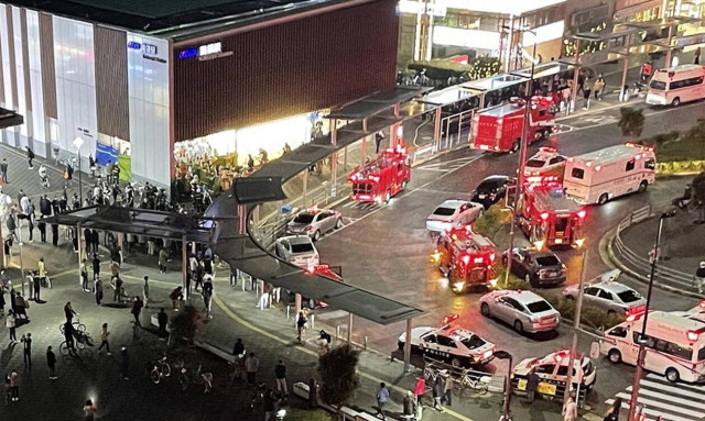 Ιαπωνία: Ντυμένος Τζόκερ ο δράστης της επίθεσης με μαχαίρι μέσα σε βαγόνι τρένου (vid)