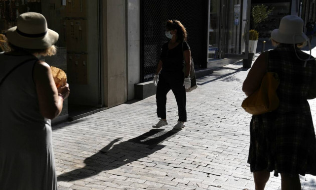 Κορονοϊός: Μετά το αρνητικό ρεκόρ κρουσμάτων έρχονται νέα μέτρα – Τι θα γίνει με τα νυχτερινά κέντρα