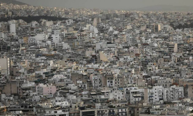 Εκτινάχθηκαν οι μεταβιβάσεις ακινήτων – Ουρές στα συμβολαιογραφεία