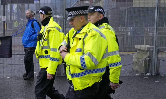 Βρετανία: Ένοπλοι επιτέθηκαν σε λεωφορείο στη Βόρεια Ιρλανδία