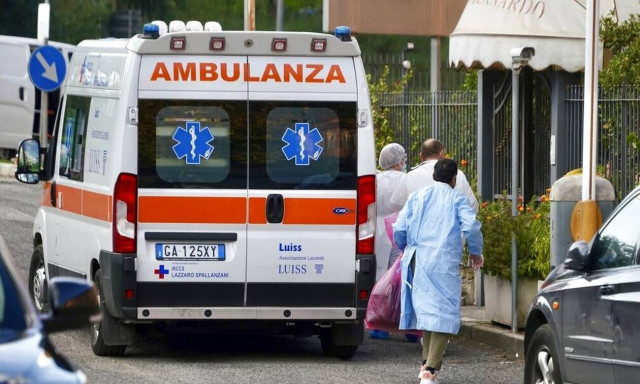 Ιταλία: Σε απομόνωση 25 Έλληνες τουρίστες που βρέθηκαν θετικοί στον κορονοϊό