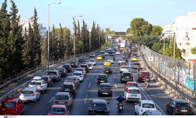 Κίνηση: Αδιανόητο μποτιλιάρισμα στον Κηφισό - Πού παρατηρούνται καθυστερήσεις