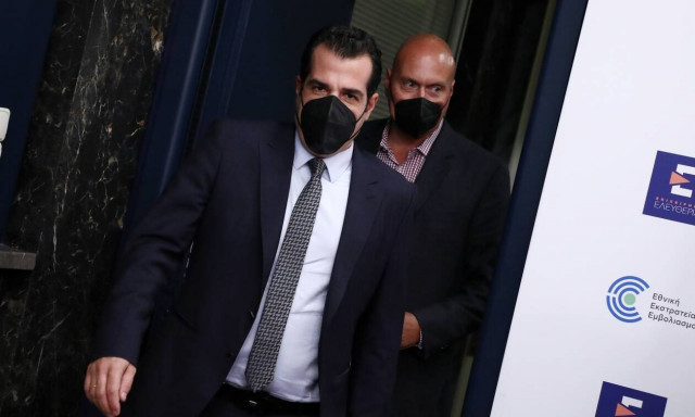 Πυρετώσεις διαβουλεύσεις στην κυβέρνηση: Πώς θα καταπολεμηθεί το νέο κύμα πανδημίας