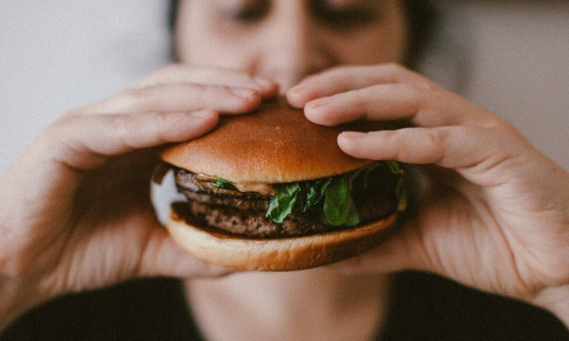 Flexitarians: Όσα αξίζει να γνωρίζουμε για τη νέα τάση στη βιώσιμη διατροφή