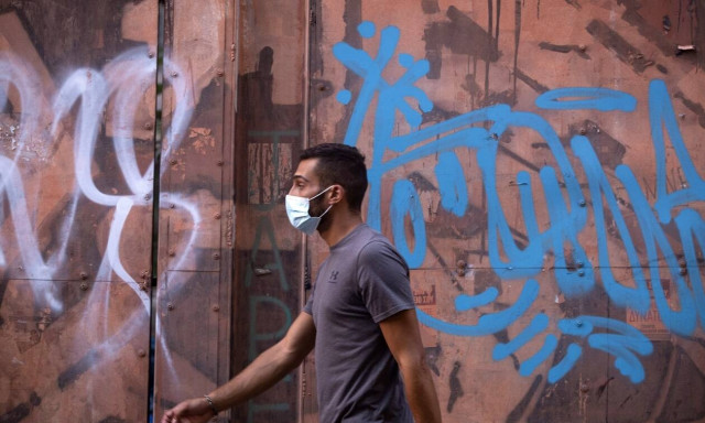 Κρούσματα: Εφιαλτική πρόβλεψη για 10.000 την ημέρα – Πότε αναμένεται αποκλιμάκωση