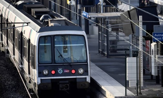 Γαλλία: Άνδρες ασφαλείας άνοιξαν πυρ εναντίον ενός άνδρα με μαχαίρι στο Παρίσι