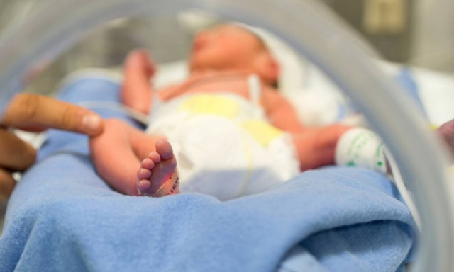 Ανησυχία στην Κύπρο για την αύξηση κρουσμάτων σε παιδιά - Γεμάτα τα νοσοκομεία