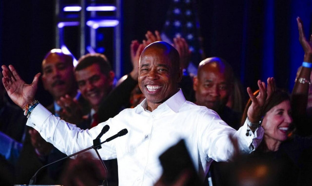 Έρικ Άνταμς: Ποιος είναι ο νέος δήμαρχος της Νέας Υόρκης - 15 ετών χτυπήθηκε από αστυνομικούς