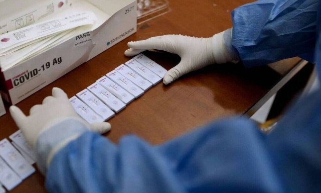 Rapid tests: Διευκρινήσεις του υπουργείου Εργασίας για επιχειρήσεις και εργοδότες