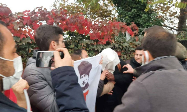 Τουρκία:  Οι αρχές συνέλαβαν 17 άτομα που προπηλάκισαν ένα μέλος του Πολεμικού Ναυτικού των ΗΠΑ