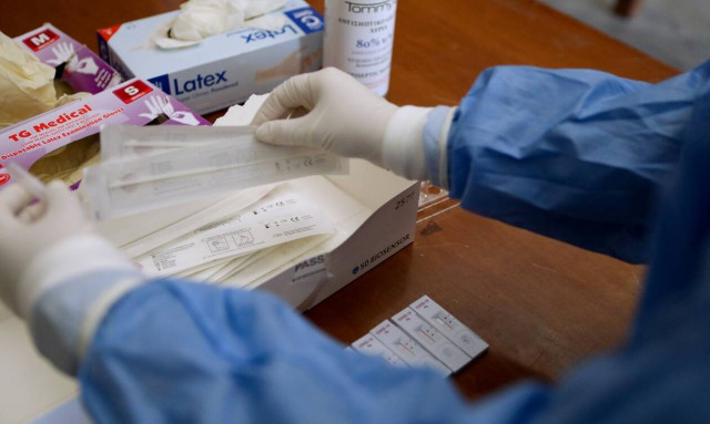 Τρομακτική πρόβλεψη Τζανάκη: Ακόμα και 1 εκατ. μολύνσεις για μη εμβολιασμένους το επόμενο 3μηνο