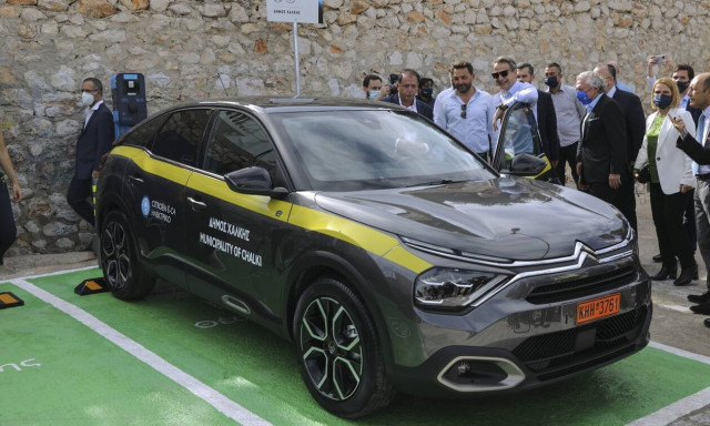 PM Mitsotakis inspects works by GR-eco islands on Halki