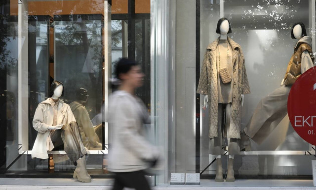 Νέα μέτρα: Πώς θα μπαίνουν τα παιδιά έως 18 ετών σε κομμωτήρια, εστιατόρια, καταστήματα