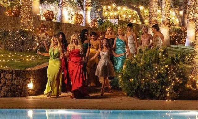 The Bachelor: Άλλη αποχώρησε... και άλλες έκλαιγαν (video)