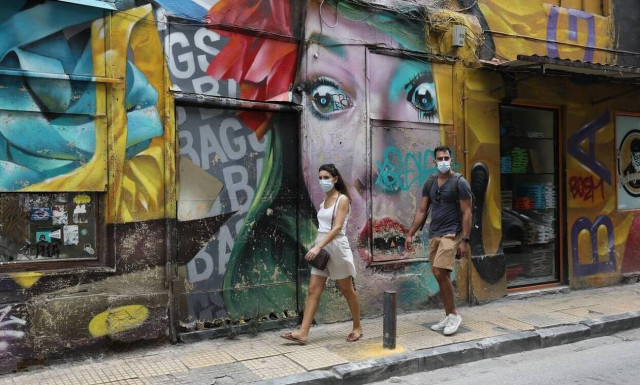 Κορονοϊος: Διμέτωπος αγώνας για νοσοκομεία και εμβολιασμούς από την κυβέρνηση - Όχι σε lockdown