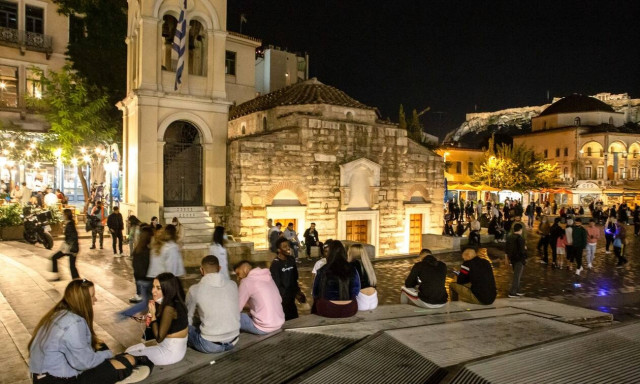 Όχι σε lockdown, στήριξη ΕΣΥ –Παρεμβάσεις στα σούπερ μάρκετ