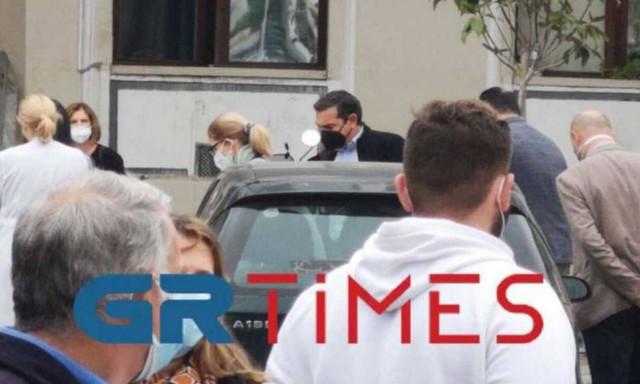 Αιφνιδιαστική επίσκεψη Τσίπρα στο Ιπποκράτειο νοσοκομείο