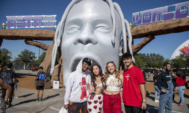 Τέξας: Γιατί ο Τράβις Σκοτ συνέχισε το σόου την ώρα της τραγωδίας-  Οι χαοτικές συναυλίες του ράπερ