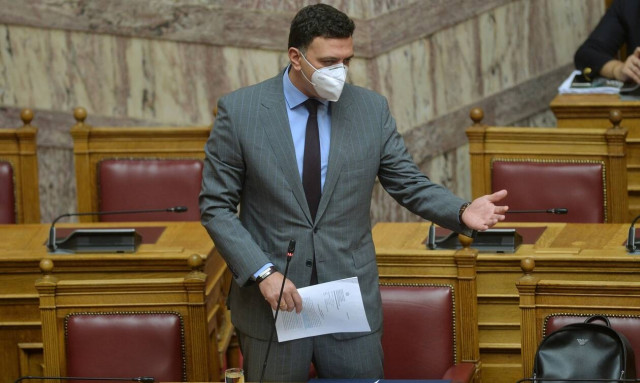 Κικίλιας στους Financial Times: Αύξηση 35% στους τουρίστες από Βρετανία αναμένει η Ελλάδα