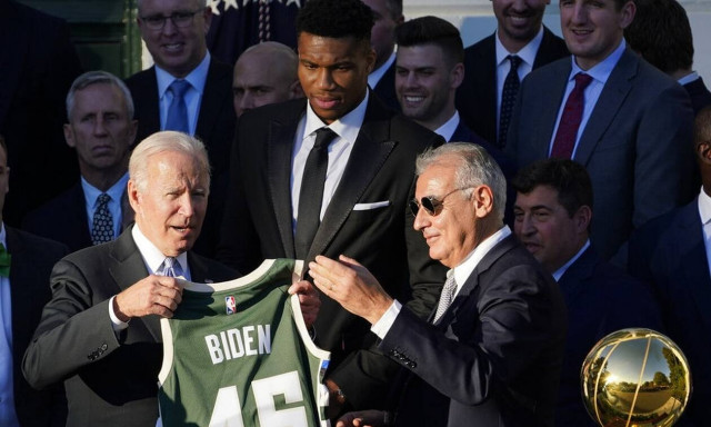 Γιάννης Αντετοκούνμπο: Τον αποθέωσε ο Τζο Μπάιντεν - «Είστε μια τρομερή οικογένεια» (vid)