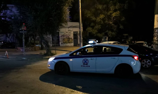 Άγριο φονικό στο Βόλο: Παραδόθηκε ο άνδρας που σκότωσε την 75χρονη νονά του