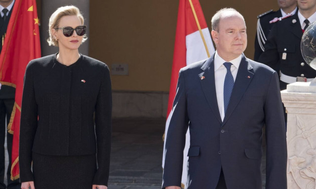 Moνακό: Επέστρεψε η Πριγκίπισσα Σαρλίν – Την αποχαιρέτησε ο βασιλιάς των Ζουλού