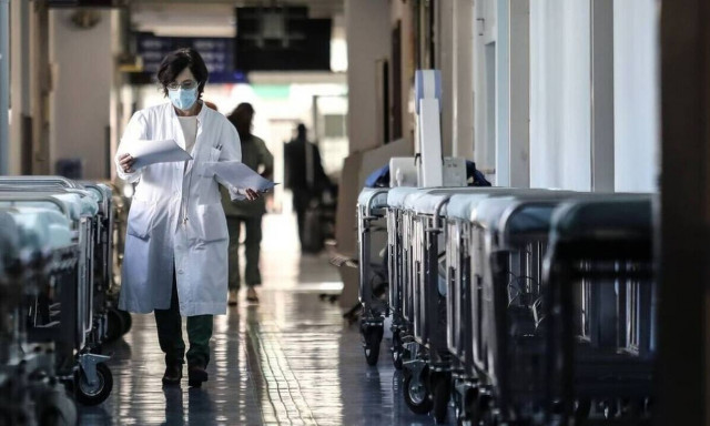 Κορονοϊός: Στο νοσοκομείο μητέρα και η 20χρονη κόρη της με έντονα συμπτώματα