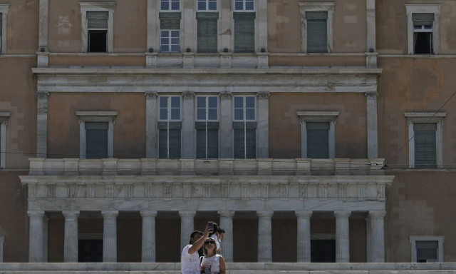 Τροχαίο στη Βουλή: Πέθανε ο πεζός που παρασύρθηκε από ταξί