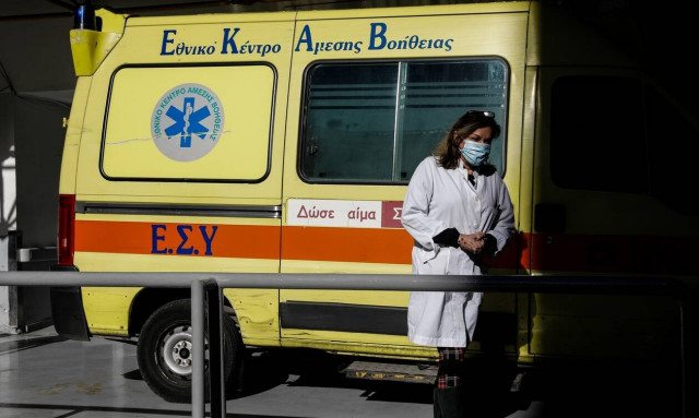 Κρούσματα σήμερα: Ποιες ηλικίες καταλήγουν σε νοσηλεία - Τι λέει στο Newsbomb.gr o Γ. Μπουλμπασάκος