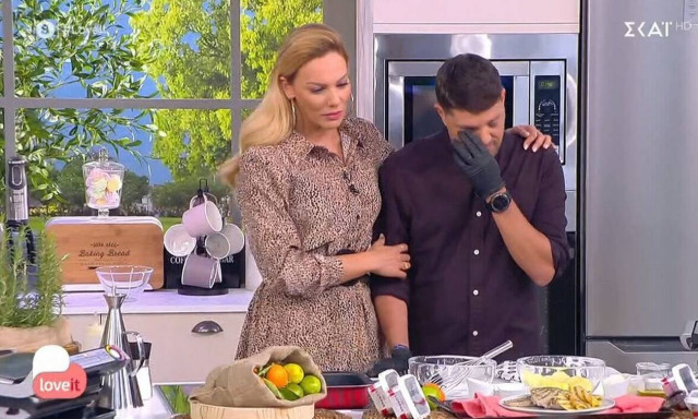 Αλέξανδρος Παπανδρέου: «Λύγισε» στον αέρα – «Ο πατέρας μου νοσηλεύεται σε σοβαρή κατάσταση»