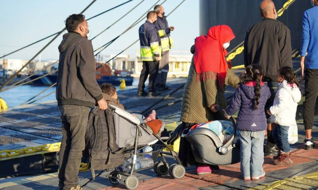 First controlled-access asylum-seeker camps to open on Leros and Kos on Nov 27, ministry says
