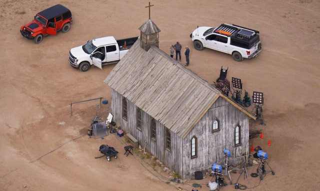 Άλεκ Μπάλντουιν: «Ξέρω ποιος γέμισε το όπλο», λέει η εισαγγελέας