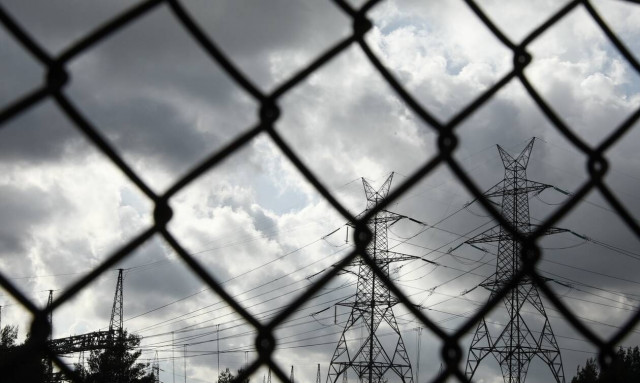 Επιδότηση ηλεκτρικής ενέργειας: Live οι ανακοινώσεις Σκρέκα