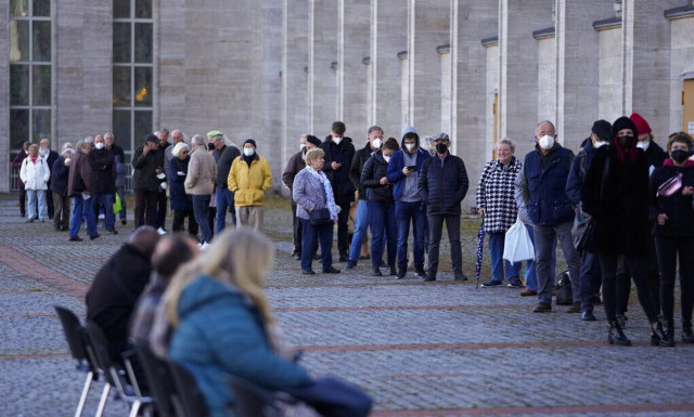 Κορονοϊος - Γερμανία: Επανέρχονται τα δωρεάν τεστ - «Σε κατάσταση καταστροφής» η Βαυαρία