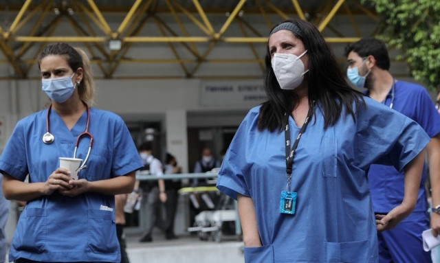 Ξεκίνησαν τα sms στους ιδιώτες γιατρούς της Θεσσαλονίκης για να στηρίξουν το ΕΣΥ