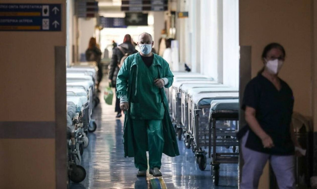 Παγώνη στο Newsbomb.gr: Όριο οι 600 διασωληνωμένοι – Από εκεί και πέρα δυσκολεύουν τα πράγματα