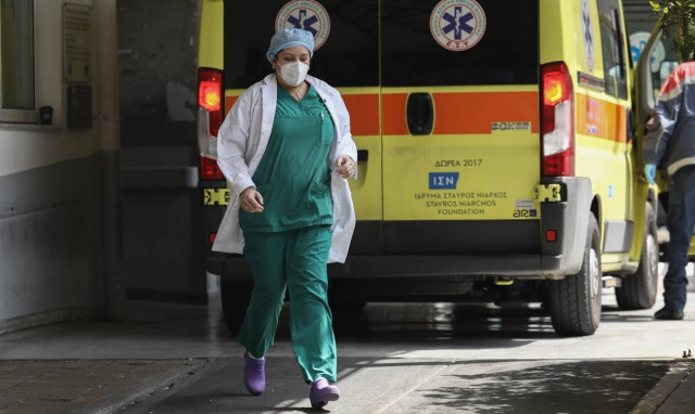 Κορονοϊός: Αγωνία στη Βόρεια Ελλάδα με 1.250 ασθενείς - Πλησιάζει η επιστράτευση των ιδιωτών γιατρών