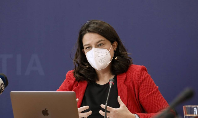 Κεραμέως: Καμία αναστολή της διά ζώσης λειτουργίας των σχολείων